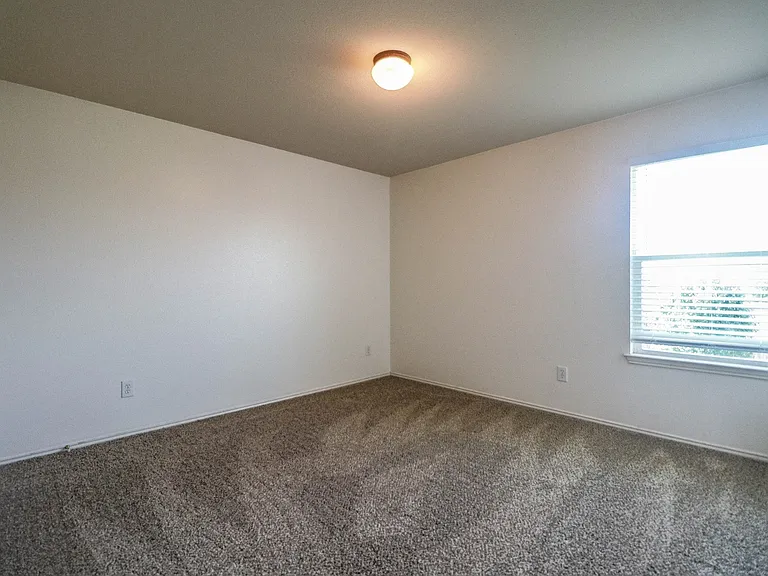 2324 Cavalry Dr — Photo 21
