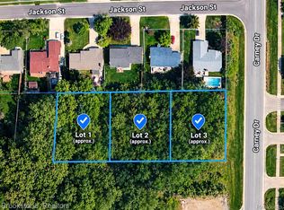 Hugo St, Saint clair, MI 48079