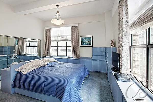 Sold by Bellmarc Realty | media 15