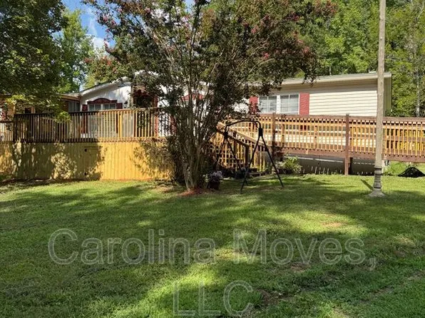 906 Rolling Meadows Rd, Gray Court, SC 29645