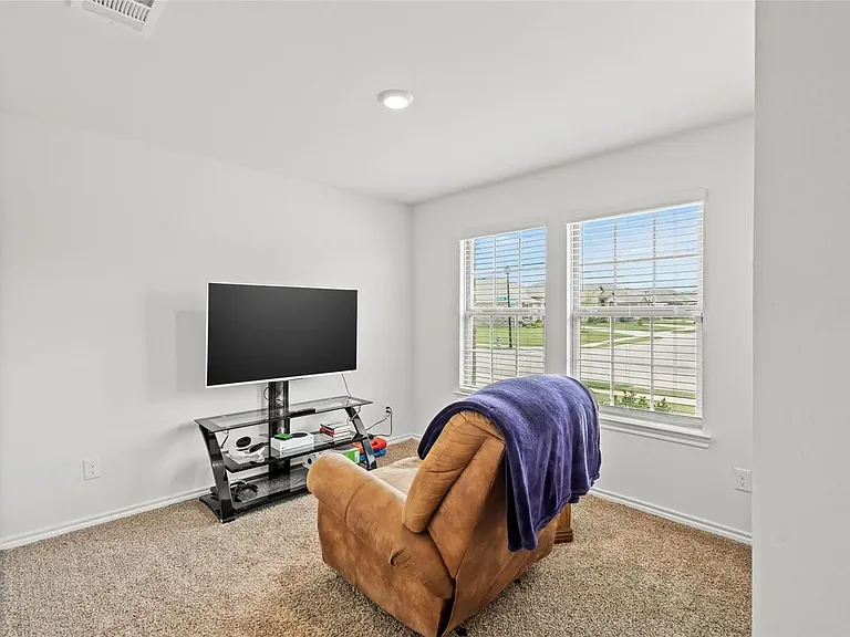 171 Seabiscuit Dr — Photo 12