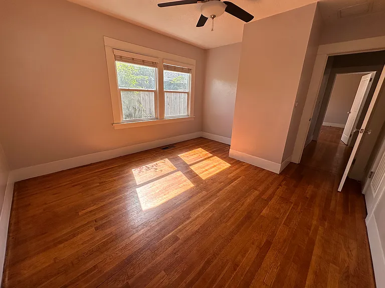 1105 W G St — Photo 19