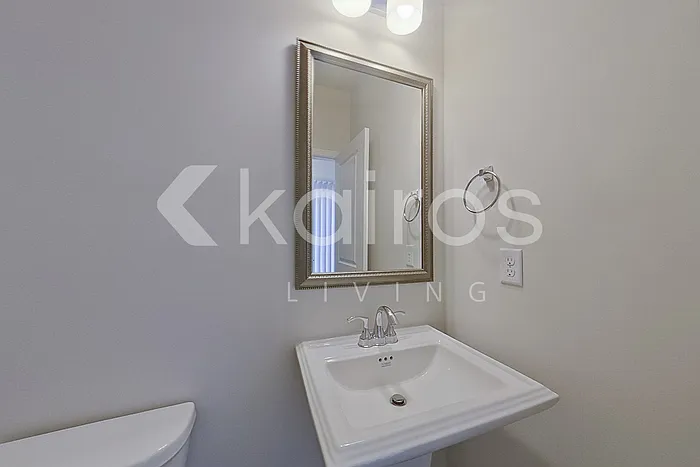 2129 Banyon Cir — Photo 9