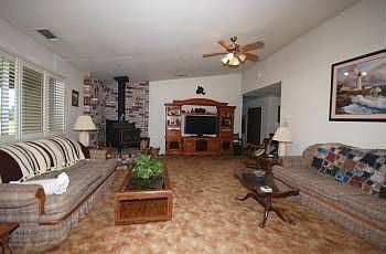 3rd image of 895 Hale Ave