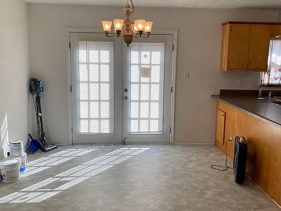 4th image of 47 Hillsboro Dr