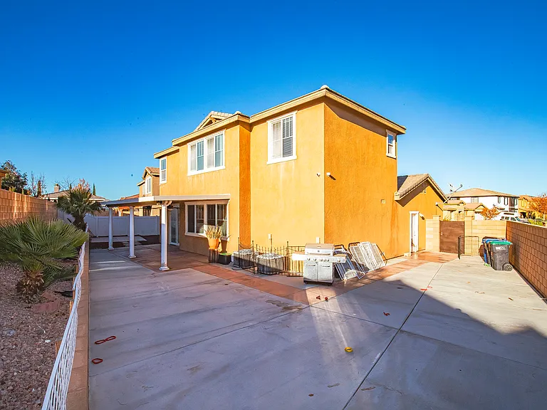 39299 Gainsborough Dr — Photo 24