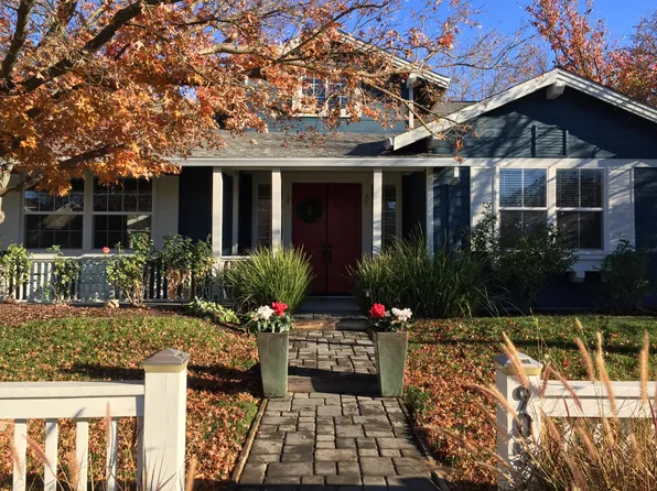 905 Signorelli Cir, Saint Helena, CA 94574