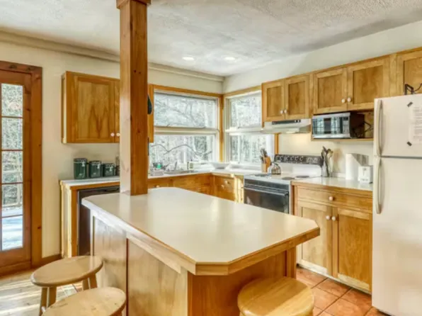 (undisclosed Address), Stowe, VT 05672