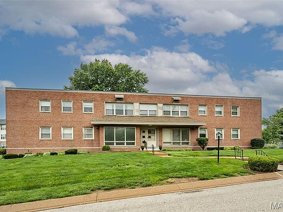 3rd image of 1 Delcrest Ct APT 203