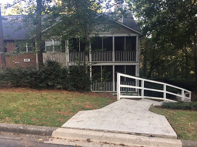 Front view of the 1700 block