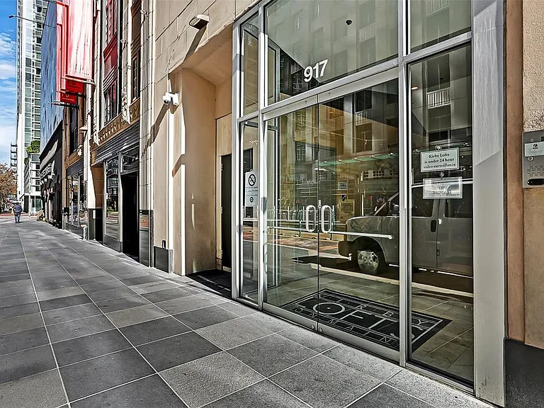 917 Main St #1004 — Photo 14