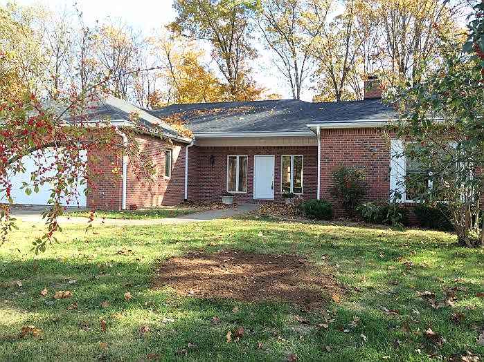 1st image of 27 Rivercrest Dr