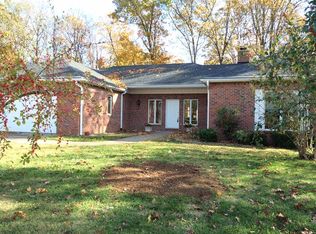 27 Rivercrest Dr, Cape Girardeau, MO 63701