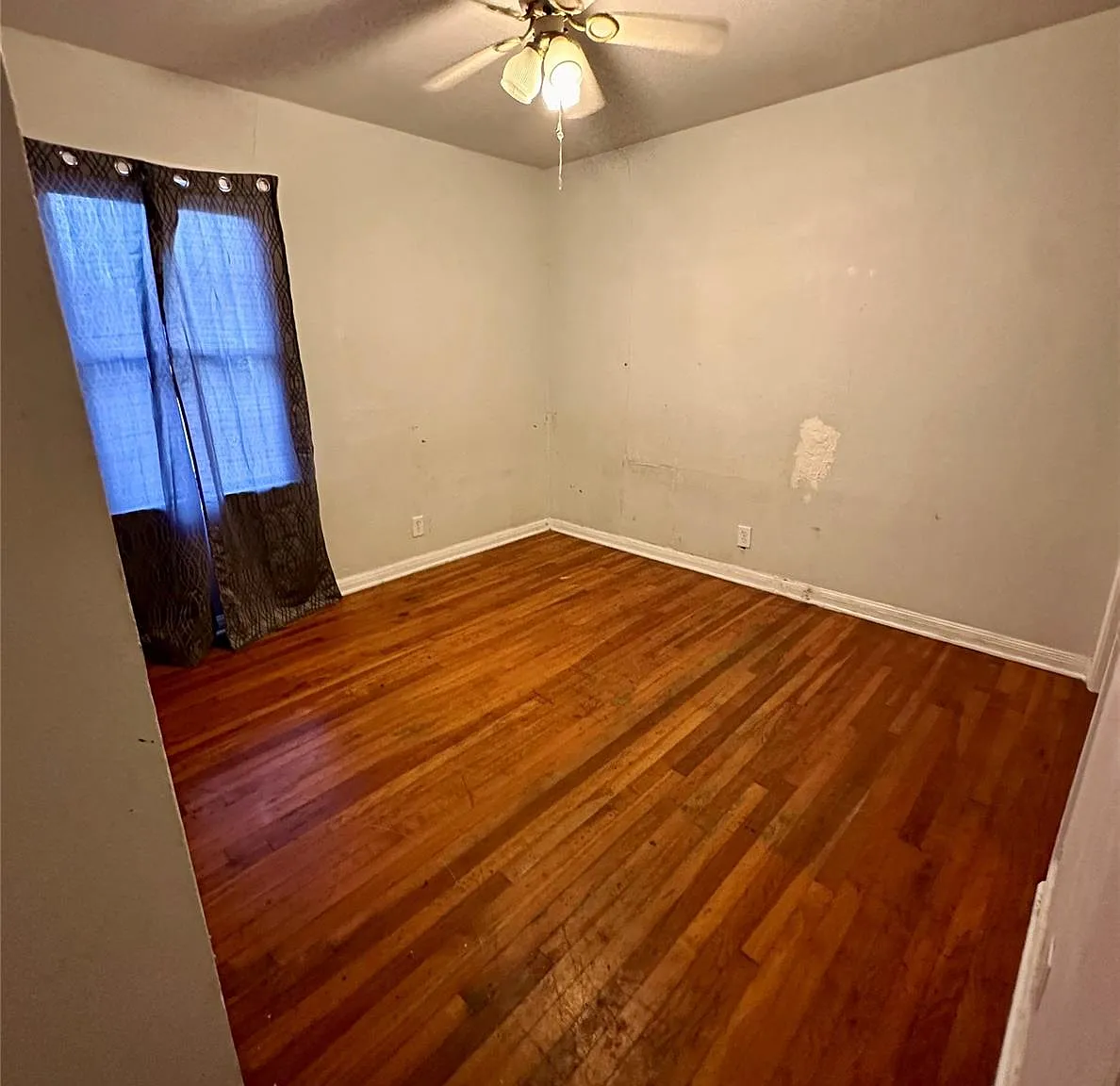 2 bed, 1.0 bath, 1888 sqft, $1,000 — Photo 3