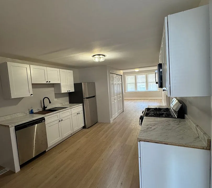 532 W 26th