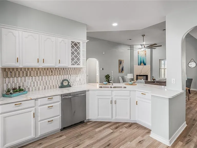 13826 Sea Horse Ave — Photo 16
