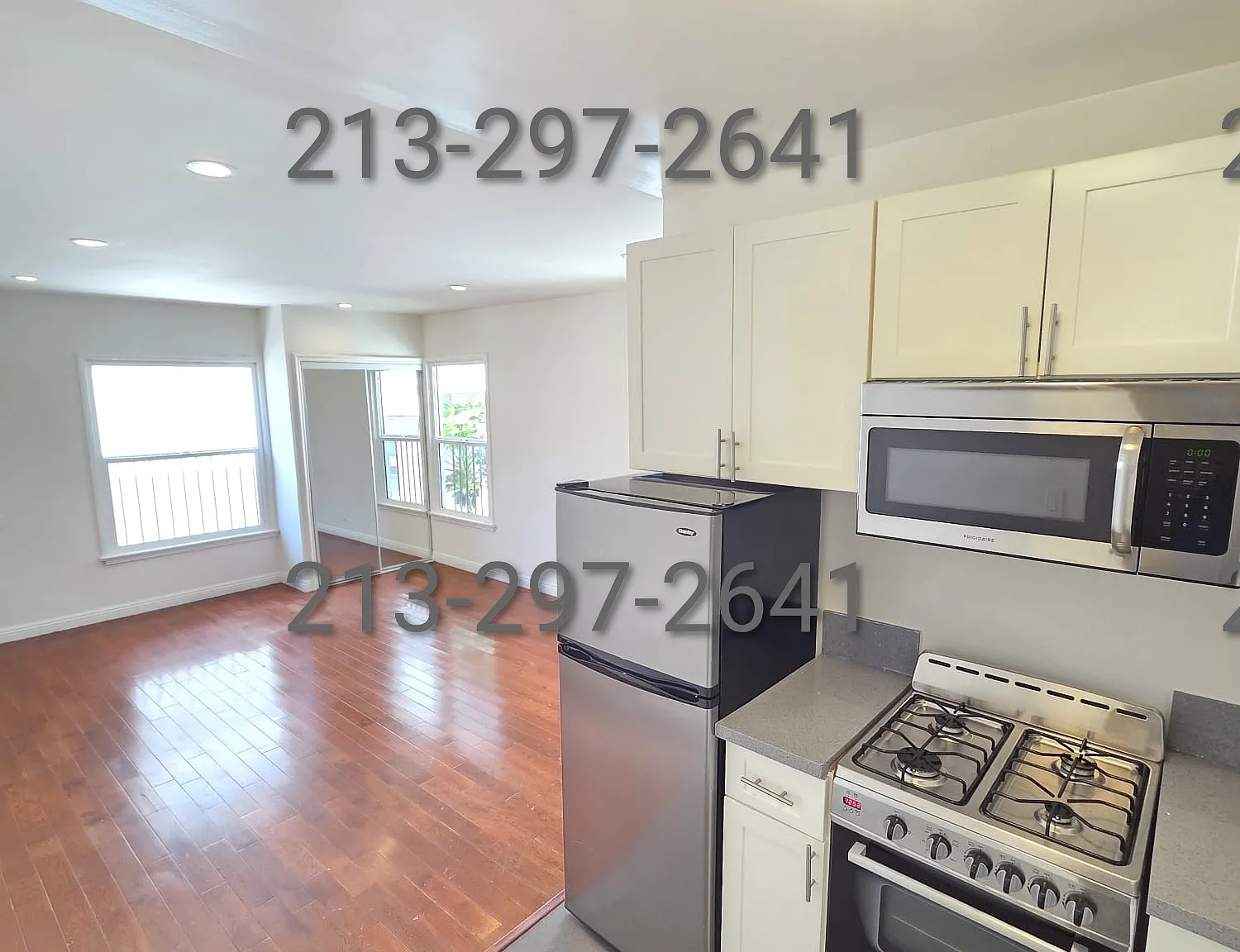 Studio, 400 sqft, $1,350 — Photo 3