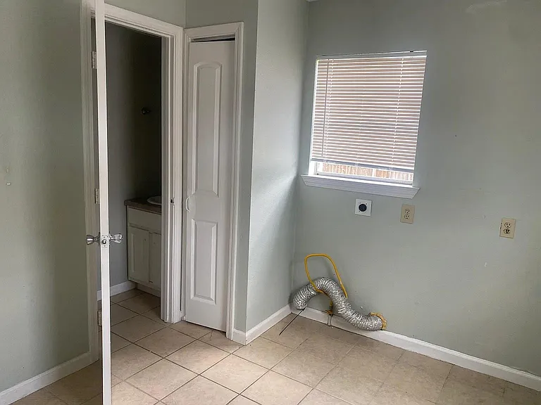 7813 Pruitt Dr — Photo 14