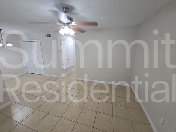 3rd image of 900 E Leslie Cir #B