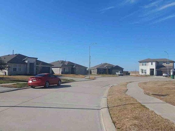 3rd image of 41 Desert Spring Ln