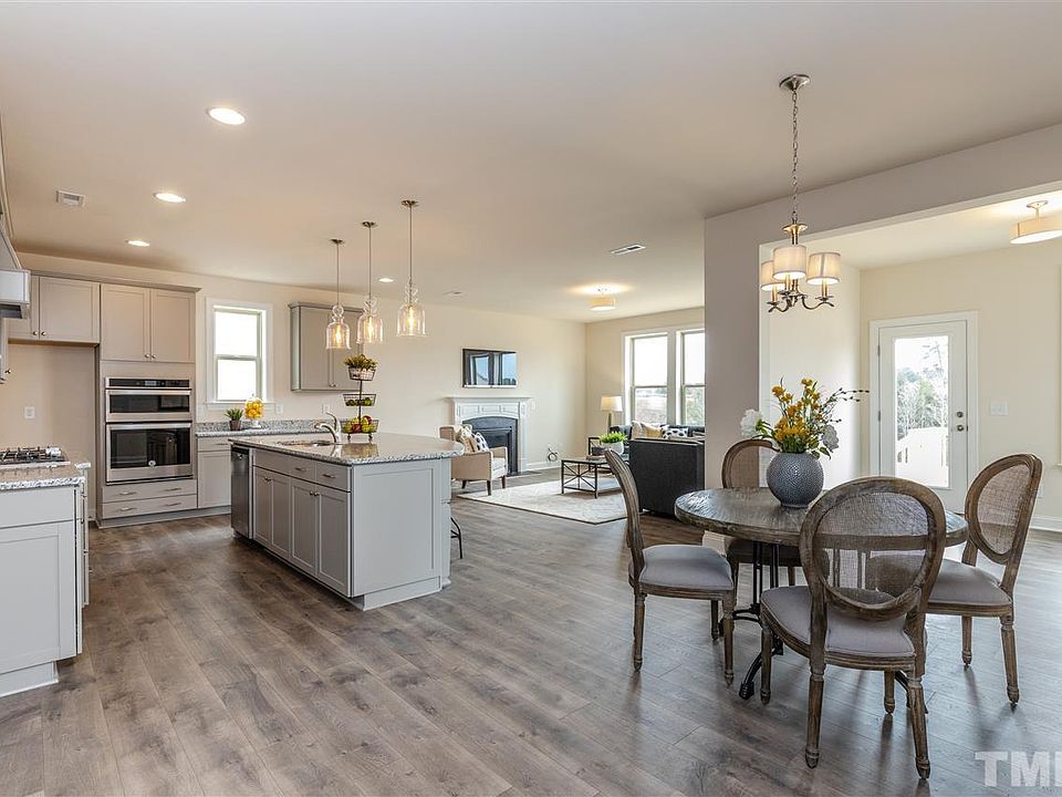 2nd image of 3813 Simone Ln
