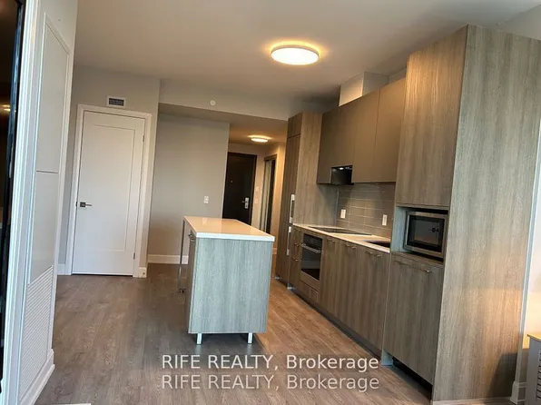 18 Water Walk Dr, Markham, ON