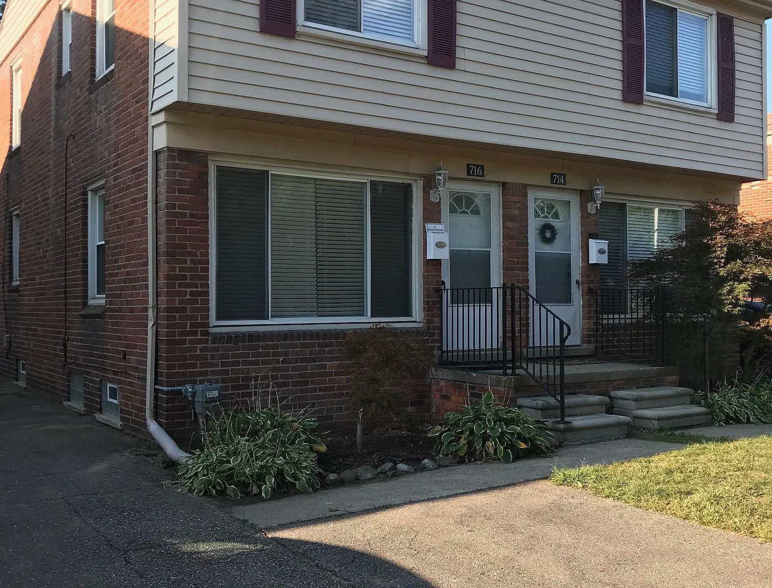 2 bed, 1.5 bath, 1025 sqft, $1,650 — Photo 1