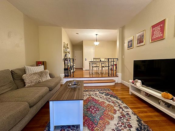 2nd image of 65 Strathmore Rd APT 27
