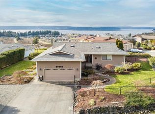 37779 Vista Key Dr NE, Hansville, WA 98340