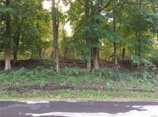 317 Shore Rd, Cornwall On Hudson, NY 12520