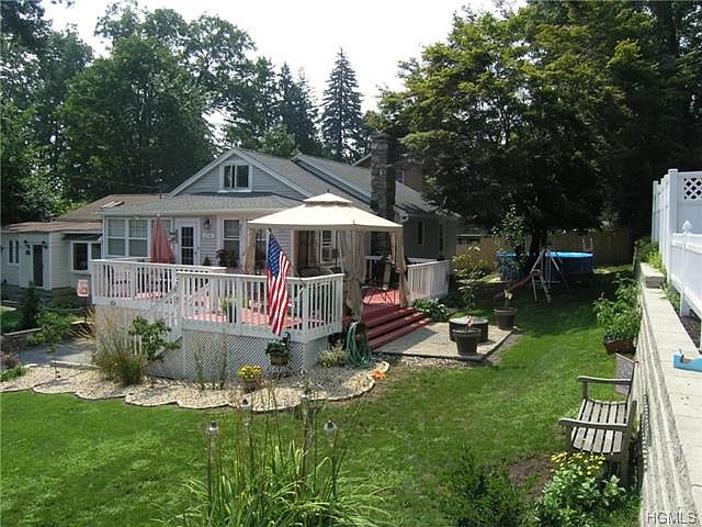 1st image of 218 Willow Dr