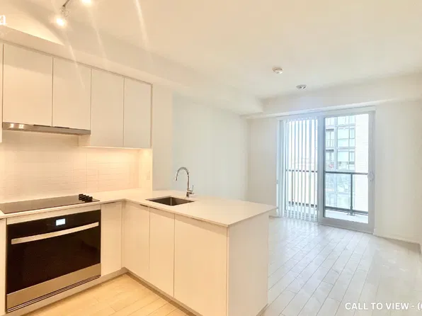 3071 Trafalgar Rd #1411, Oakville, ON L6H 6K7