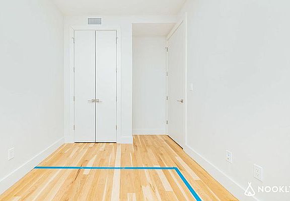 5th image of 2028 Davidson Ave #5D