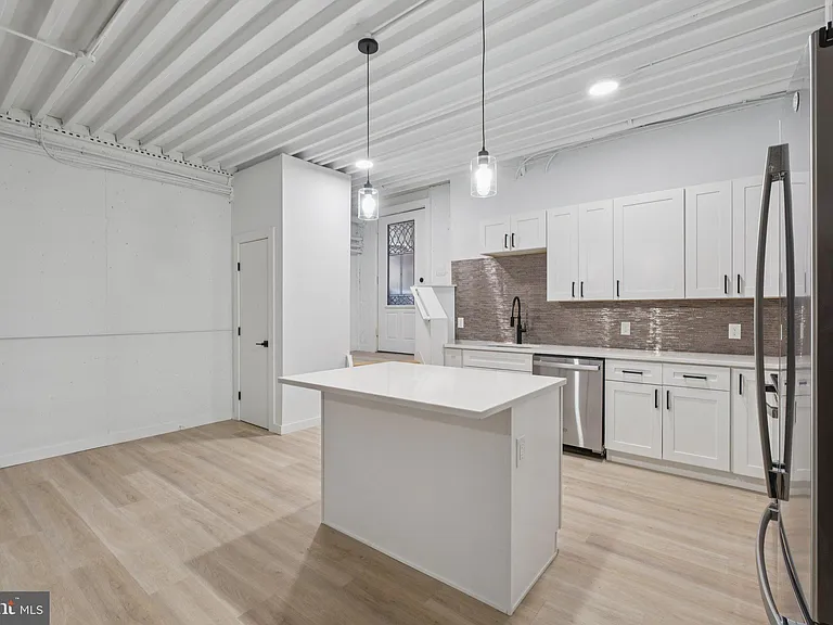 1116 N Bodine St #C — Photo 7