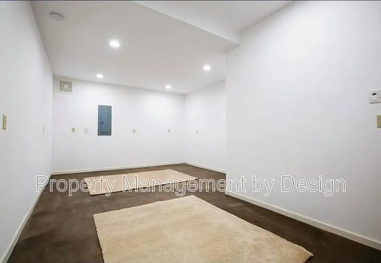 921 Vineland Ct — Photo 29