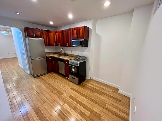 Rented by J Misrahi Realty Corp | media 5