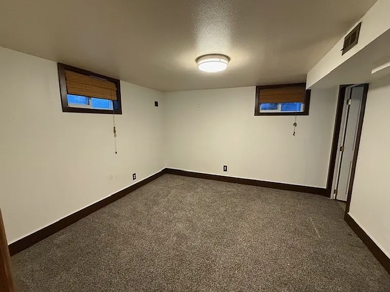 2324 S Jefferson St — Photo 30