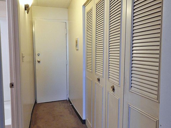 4th image of 176 Presidents Ln APT 404B