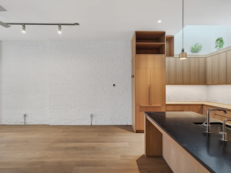 316 Wall St #2 — Photo 6