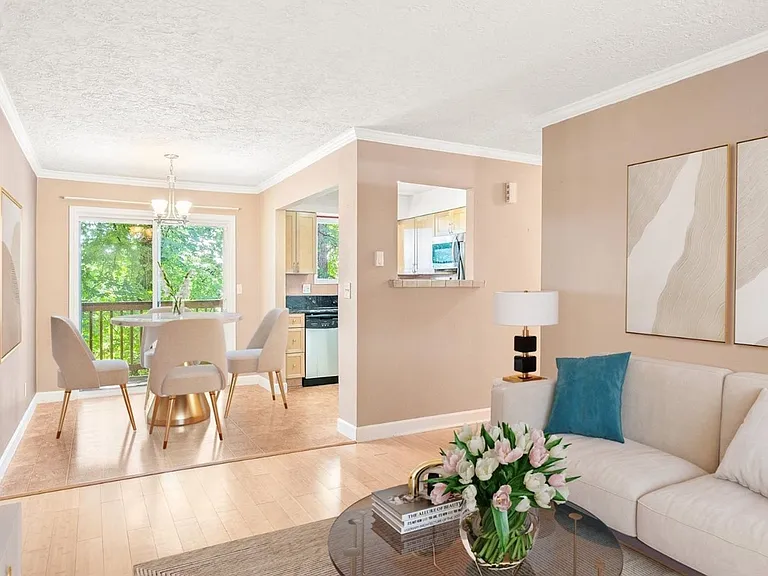 1015 SW Bertha Blvd #5 — Photo 6