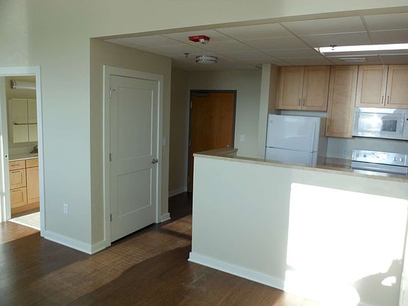 4th image of 104 E Downer Pl #10585300