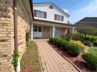 47064 Sarnus Dr, Macomb, MI 48044