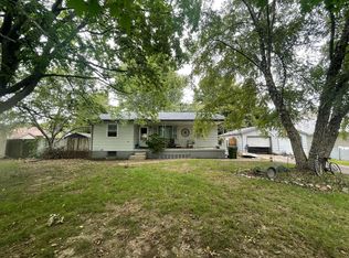 202 Hickory St, Mahomet, IL 61853