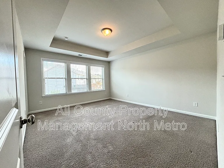 3518 Hidden Valley Cir — Photo 8