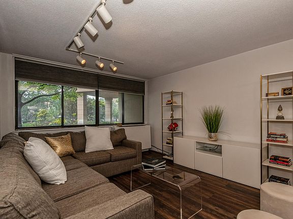 5th image of 2 Bay Club Dr APT 1O