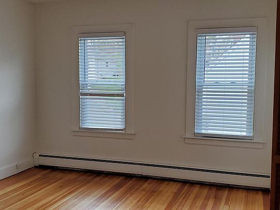 4th image of 24 Elton St Floor 2