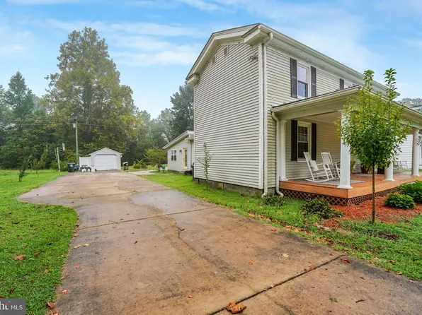 12124 Guinea Dr, Woodford, VA 22580