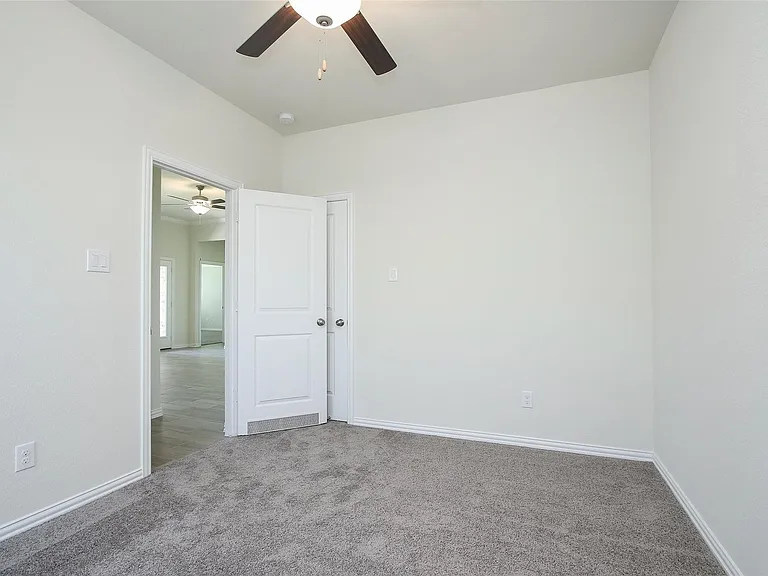 15230 Kickapoo Cavern Dr — Photo 29