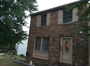 1973 Knoll Top Ln, Woodbridge, VA 22191