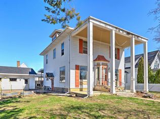 705 S 10th St, Escanaba, MI 49829